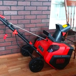 Black and Decker Snow Blower